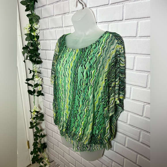 ECI Women green top/size M - Picture 8 of 10